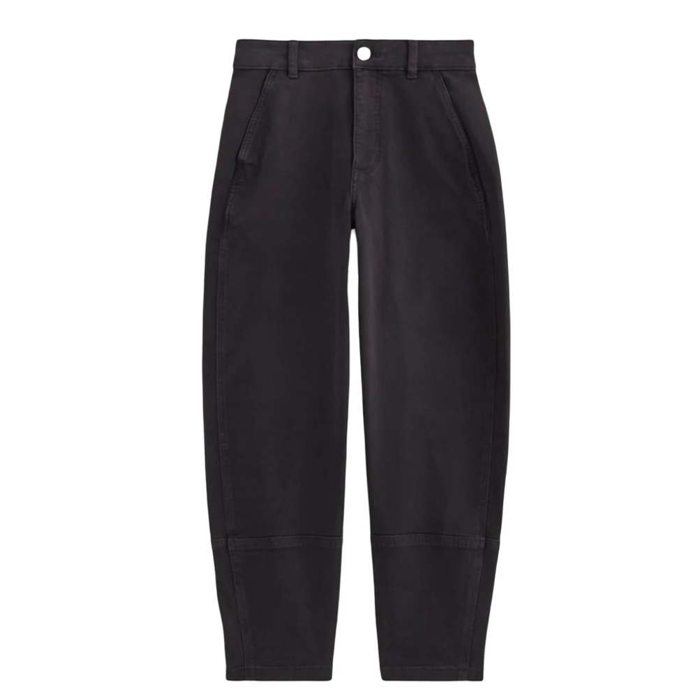 Everlane The Utility Barrel Pant in black color